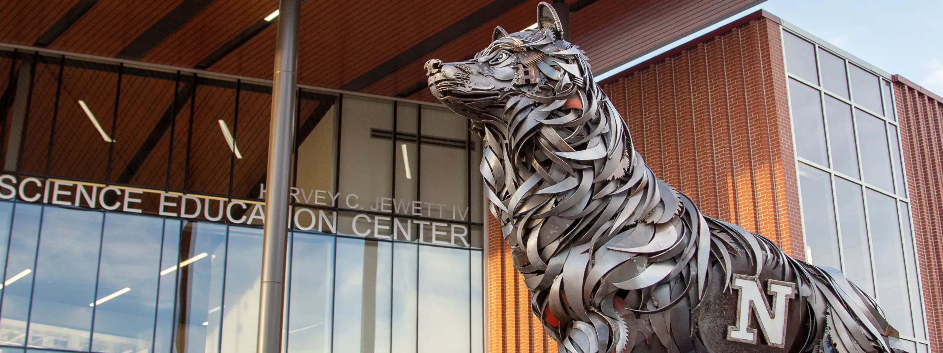 NSU Wolf Statue