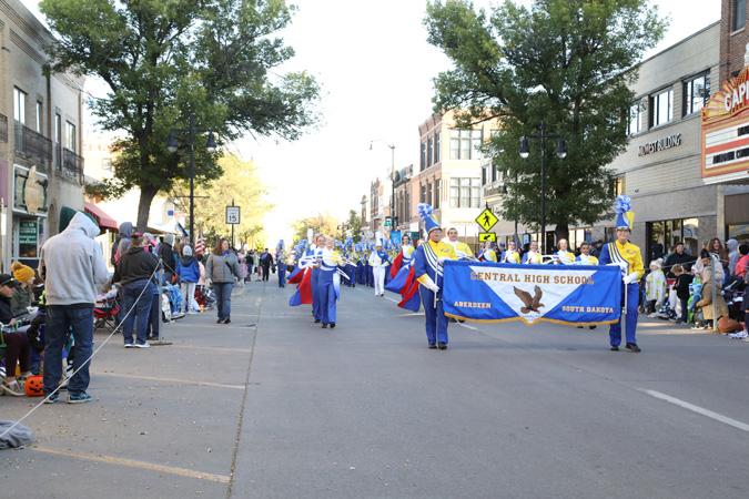 Aberdeen Central marching band approaches in the parade