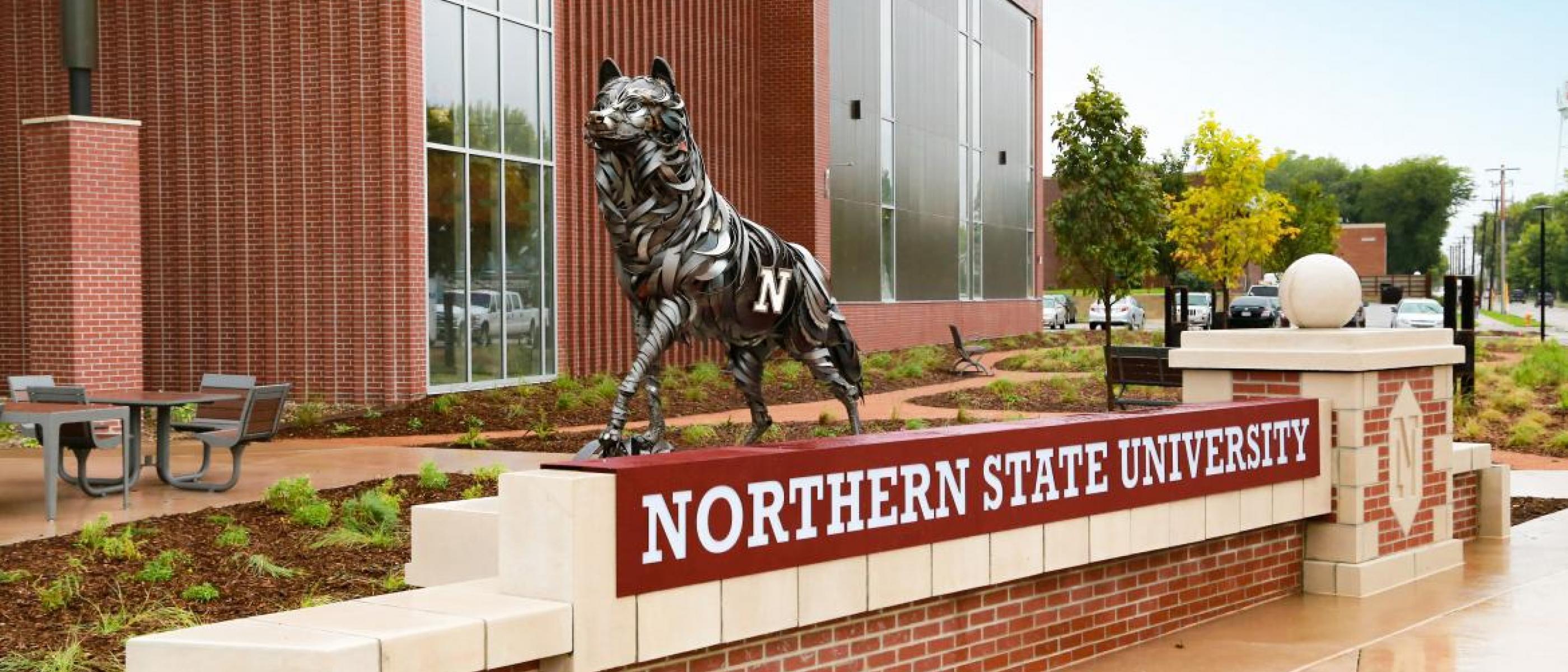 Northern State University's wolf statue