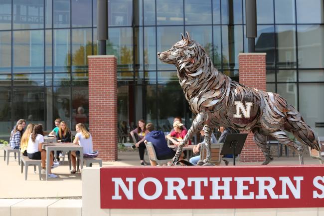 wolf statue